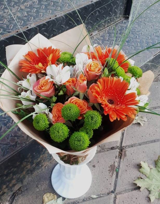 Букет цветов из: Герберы, Хризантемы, Альстромерии и Розы в Эвенске