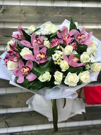 Букет цветов из: Розы и Хризантемы в Эвенске