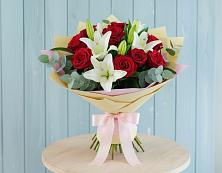 Букет цветов из:  Лилии и Розы в Эвенске