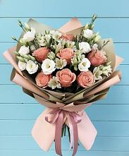 Букет цветов из:  Розы, Альстромерии и Лизиантусы в Эвенске