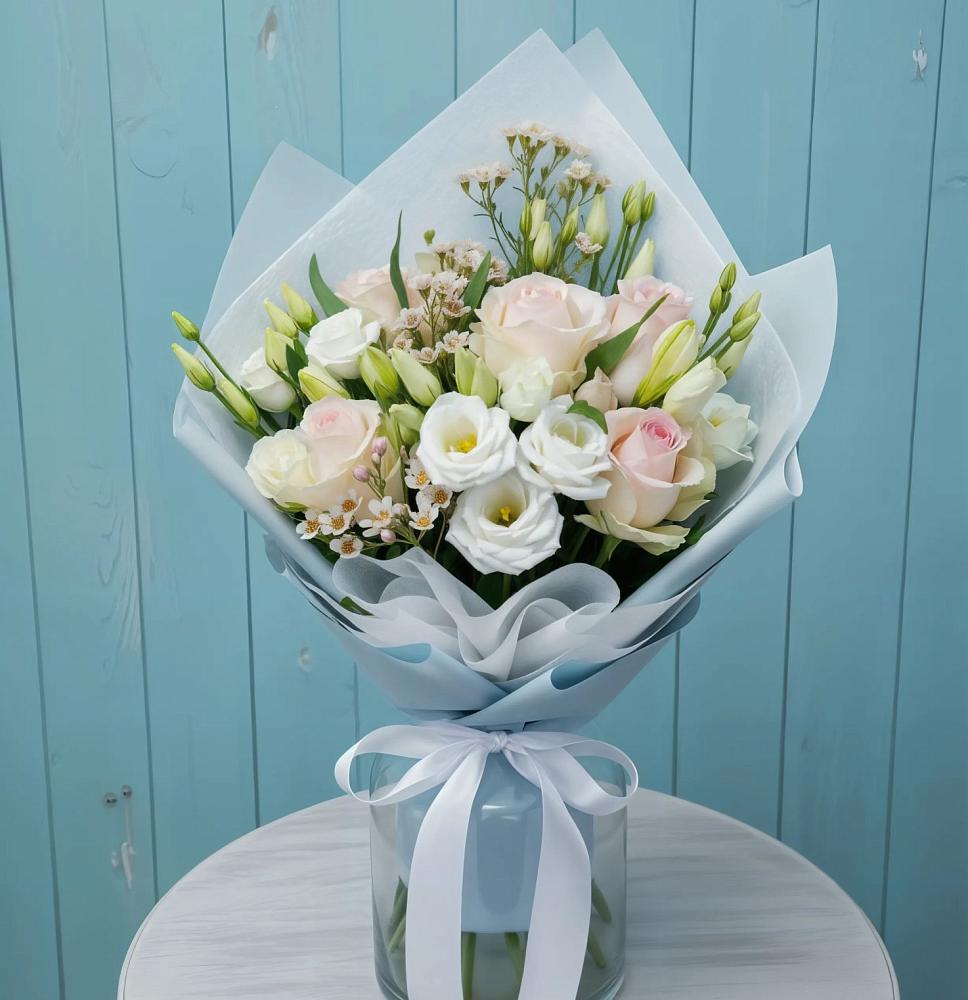 Букет цветов из: Розы и Лизиантусы в Эвенске