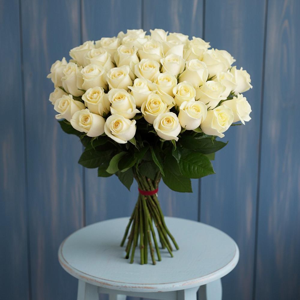 Букет 51 Белая роза Эдлесс Лав в Эвенске