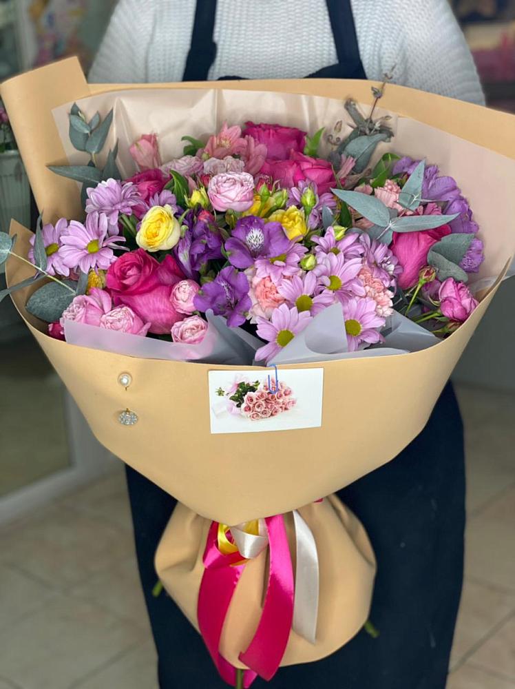 Букет цветов из: Хризантемы, Гвоздики и Альстромерии в Эвенске