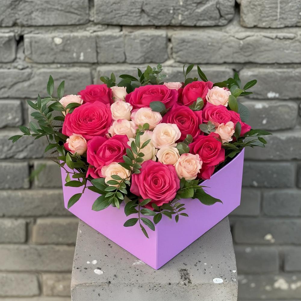 Цветочная композиция из Розы в коробке в Эвенске