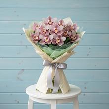 Букет цветов из:  Орхидеи и Розы в Эвенске