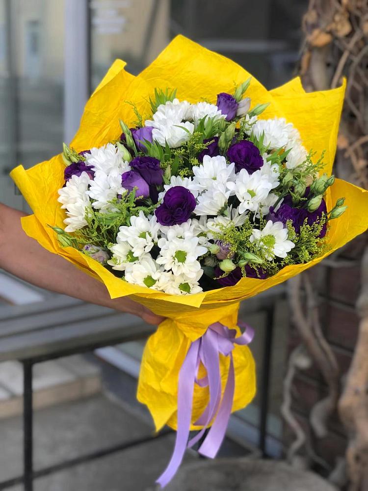 Букет цветов из: Ирисы, Хризантемы и Ромашки в Эвенске