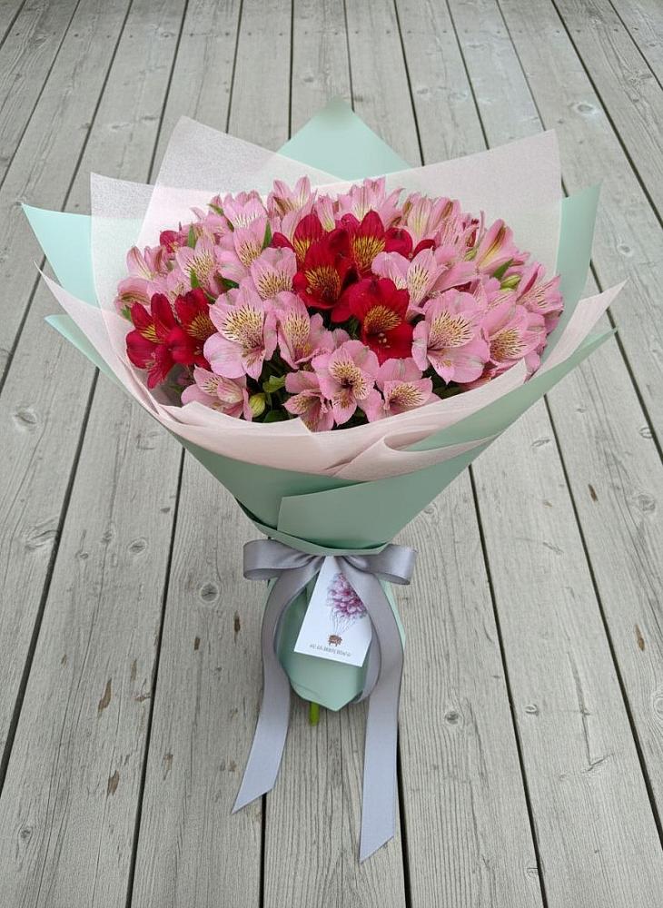 Букет цветов из: Альстромерии в Эвенске