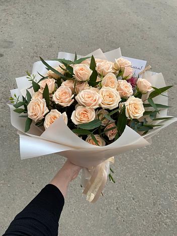 Букет Кремовые розы Латте в Эвенске