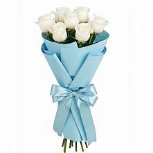 Букет 7 белых роз Проуд в Эвенске