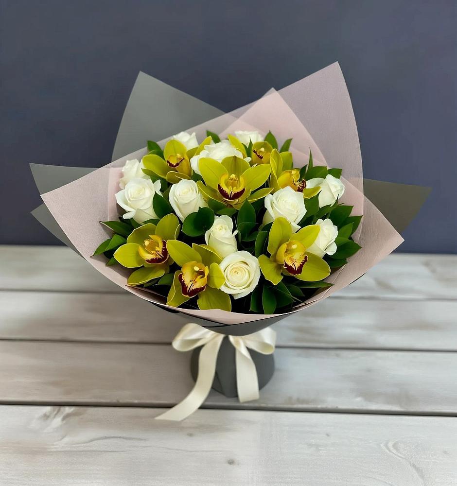 Букет цветов из: Орхидеи и Розы в Эвенске