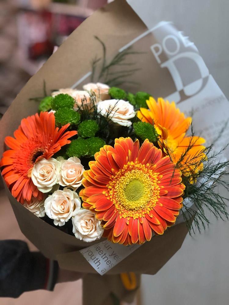 Букет цветов из: Герберы, Хризантемы и Розы в Эвенске