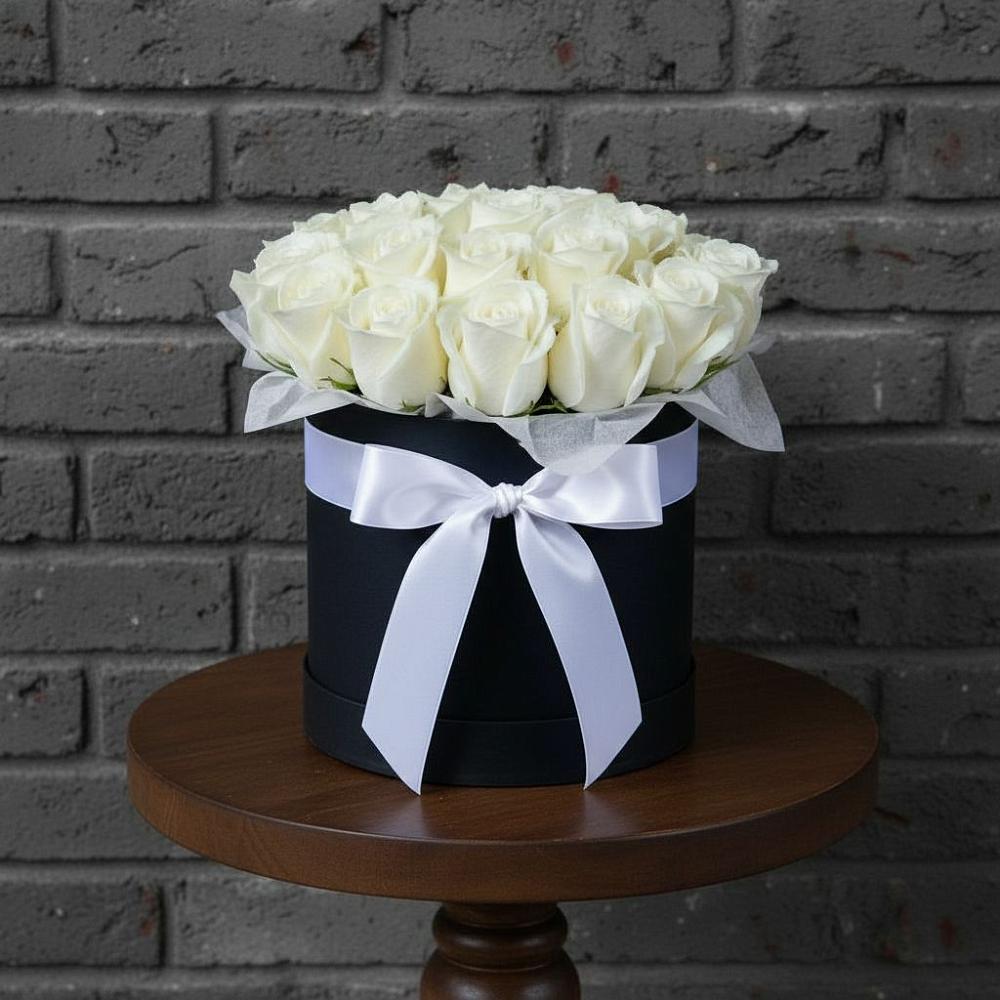 Цветочная композиция из Розы в шляпной коробке в Эвенске