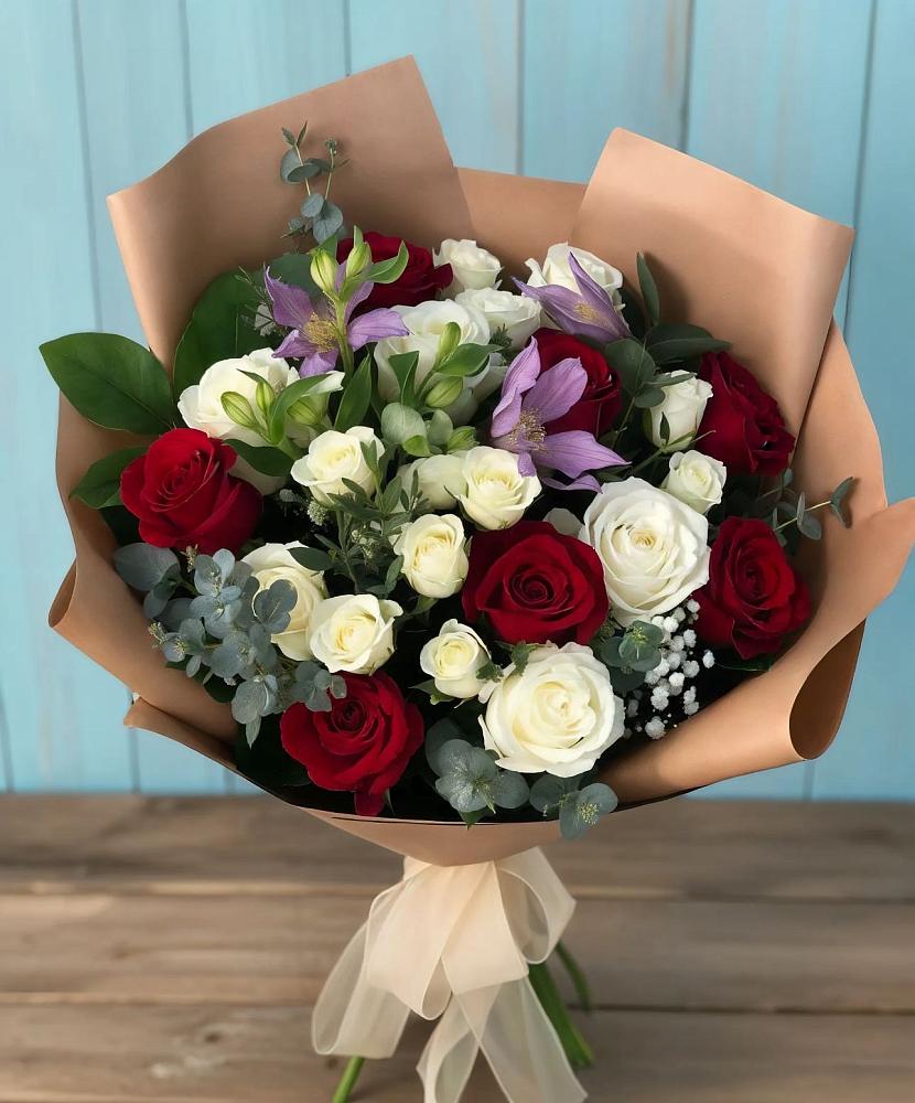 Букет цветов из: Розы и Альстромерии в Эвенске