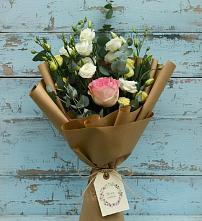 Букет цветов из:  Розы и Лизиантусы в Эвенске