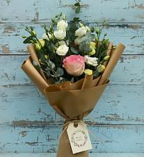Букет цветов из:  Розы и Лизиантусы в Эвенске